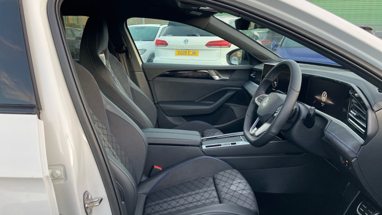 Volkswagen Passat 1.5 TSI eHybrid 272 R-Line 5dr DSG Estate